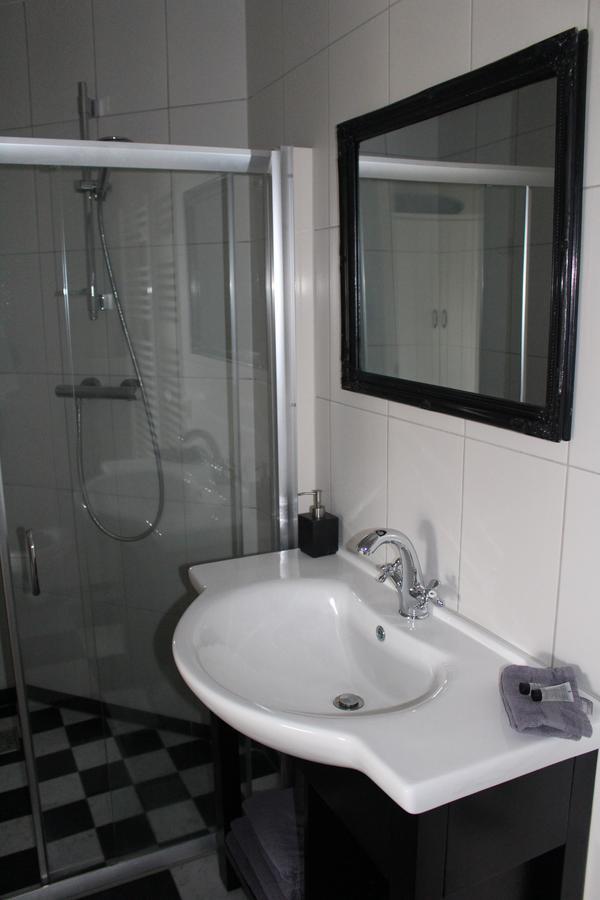 Hotel Restaurant Wad Oars Anjum Экстерьер фото